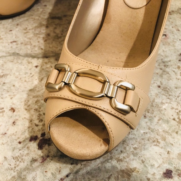 Aerosoles Pumps Size 11 - Picture 2 of 6